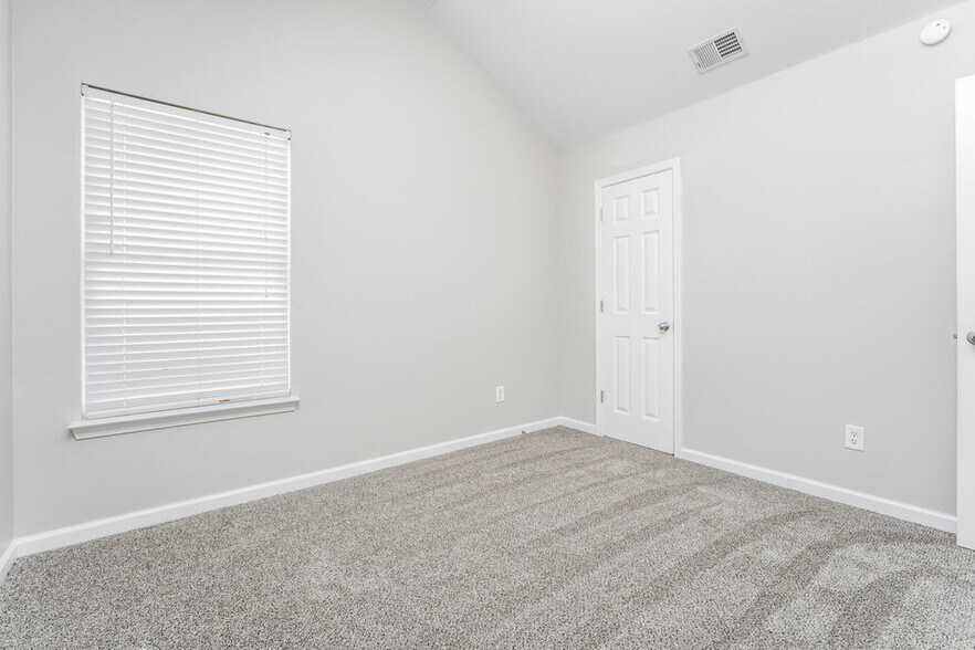 Building Photo - 4618 Ash Tree St SW