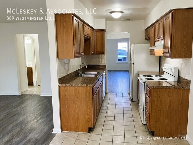 Building Photo - 869 Westminster Ln