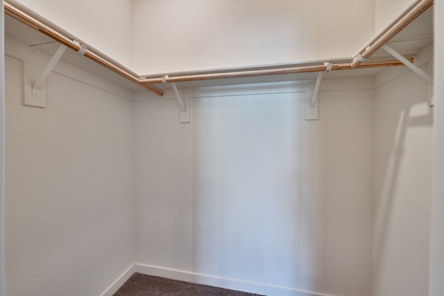 Building Photo - 4522 Drowsy Water Way