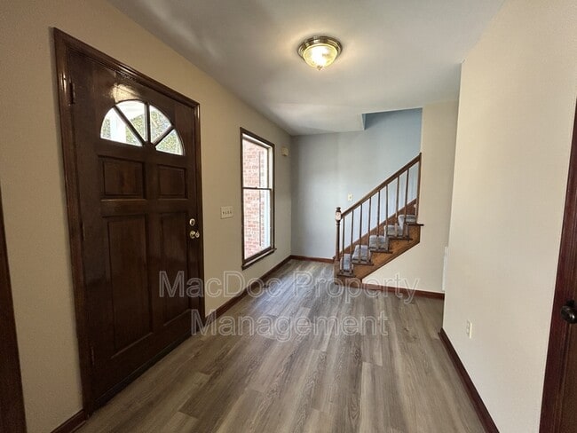 Building Photo - 1907 White Lake Dr