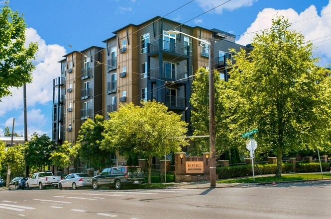Building Photo - 412 11th Ave
