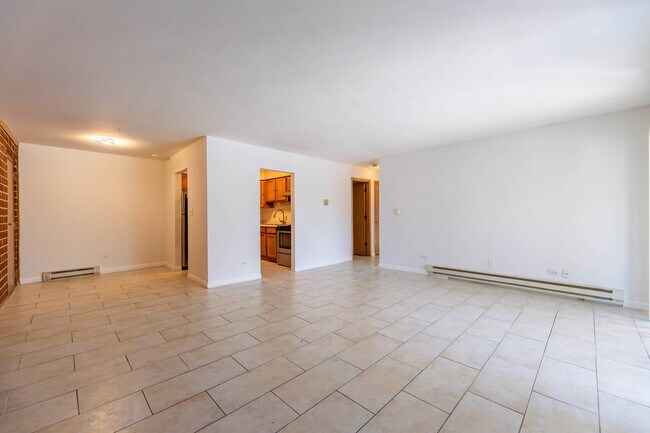 Building Photo - 1950 Canal St