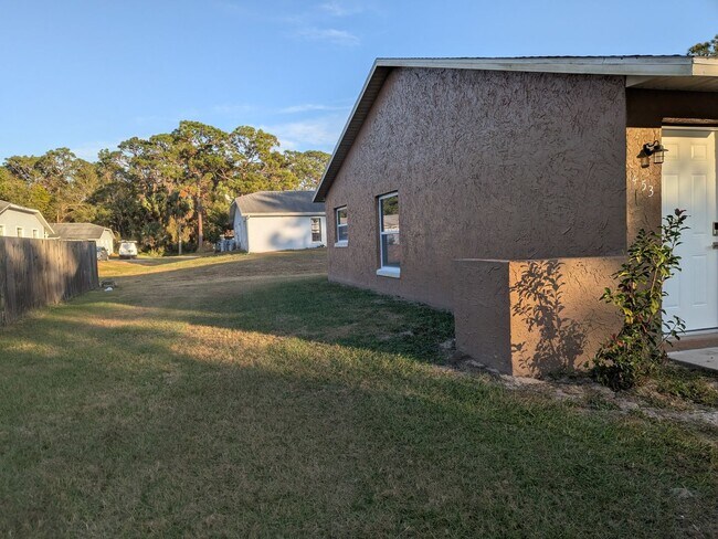 Building Photo - Nice 2/2 duplex in Crystal River
