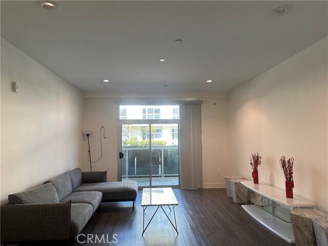 Building Photo - 56 E Duarte Rd
