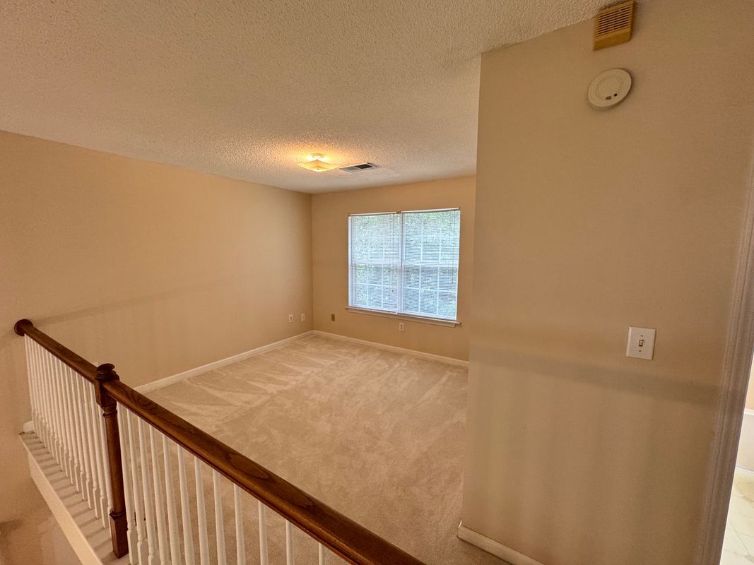 Building Photo - 2025 Baramore Oaks Dr
