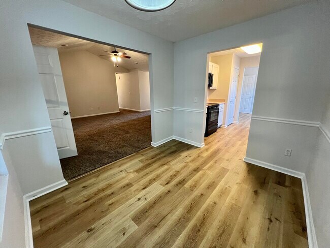 Building Photo - 707 Porter Ln