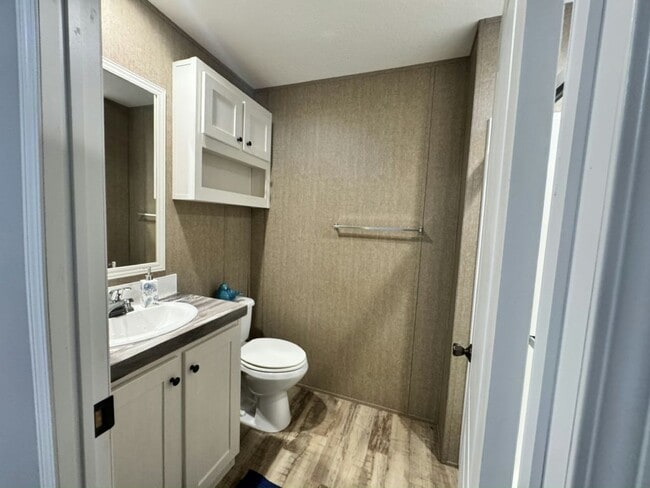 Building Photo - 2323 NW 46th Ct