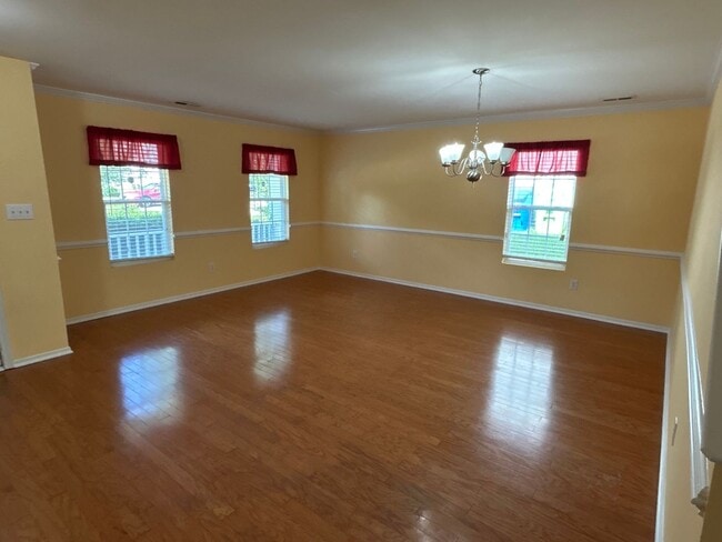 Building Photo - Spacious 3 Bed | 2.5 Bath House in Raleigh