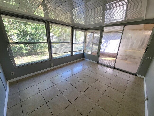 Building Photo - 4542 Grand Central Ave