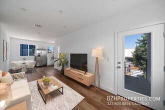 Building Photo - 6338 Beck Ave