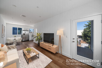 Building Photo - 6338 Beck Ave