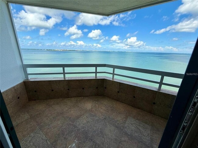 Building Photo - 988 Blvd of the Arts