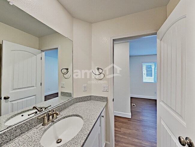 Building Photo - 4473 Crestone Peak St