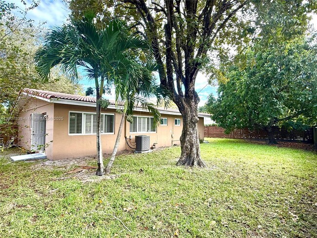 Building Photo - 1340 Miami Springs Ave