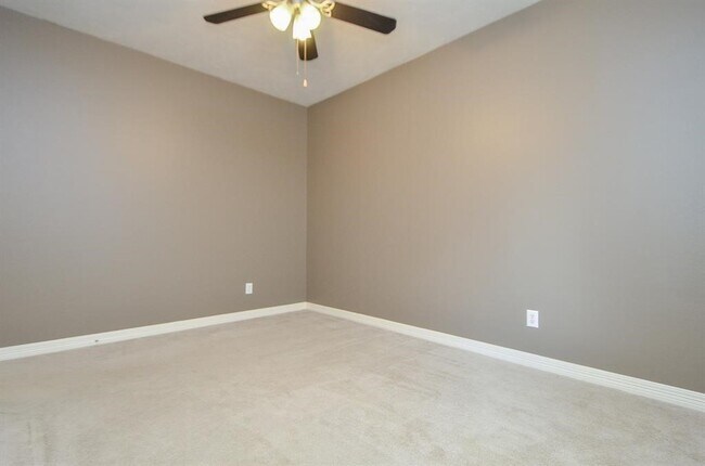 Building Photo - 3223 Forrester Dr