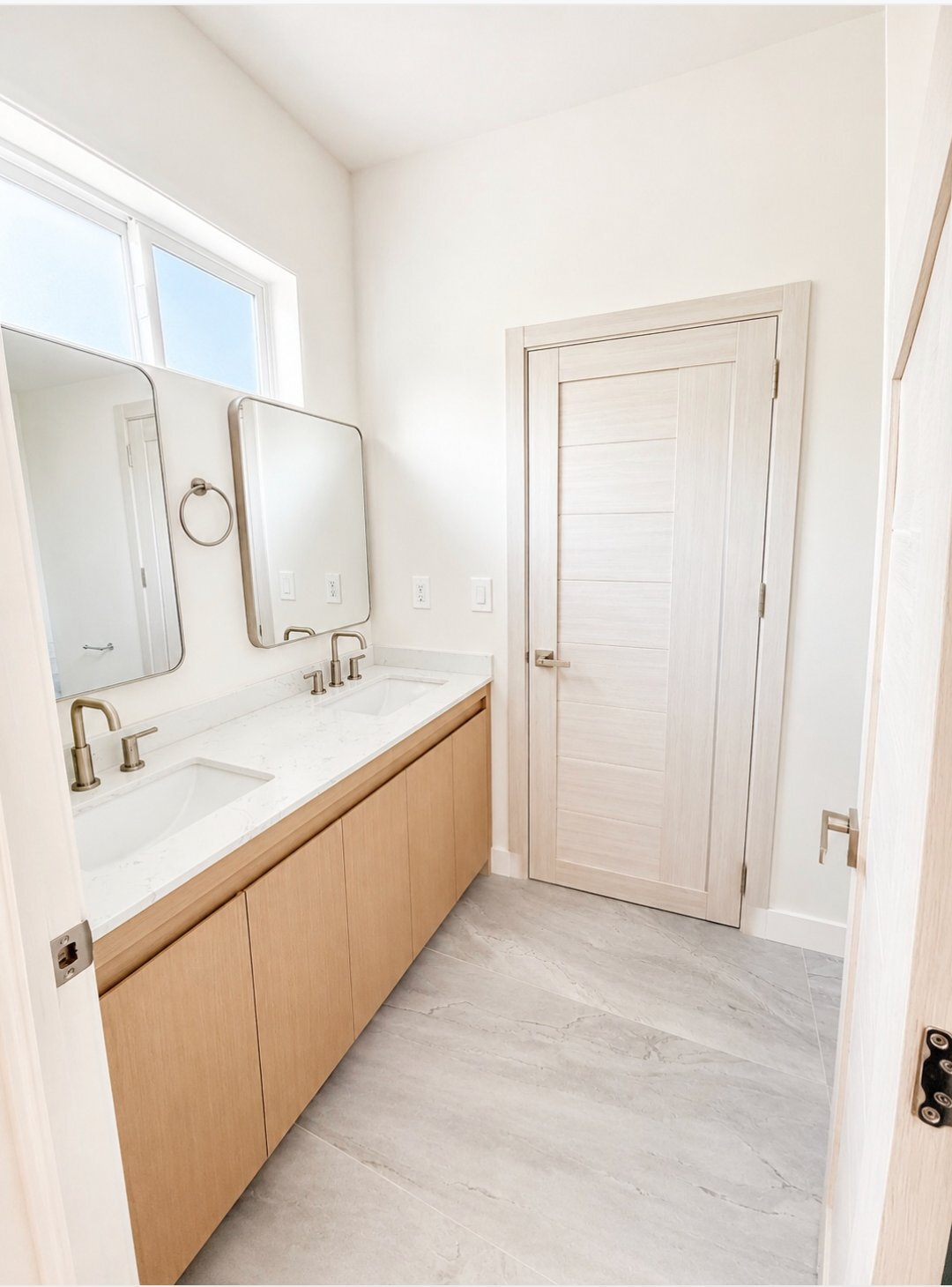 Building Photo - 9344 Creemore Dr