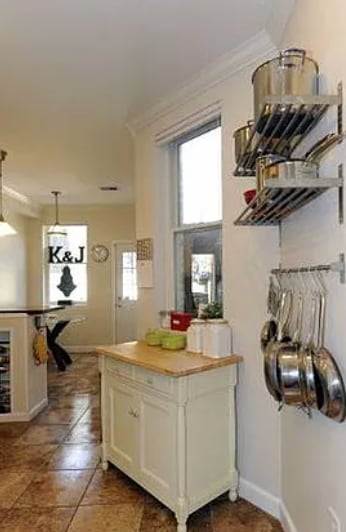 Building Photo - 1012 7th St SE