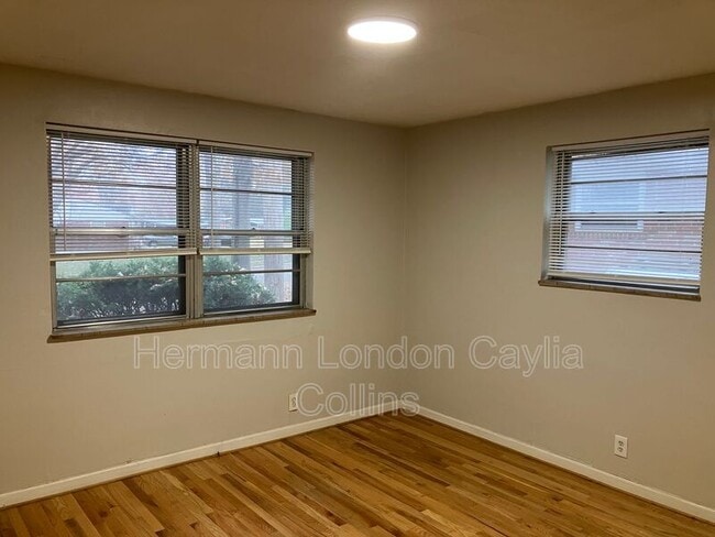 Building Photo - 7826 Birchmont Dr