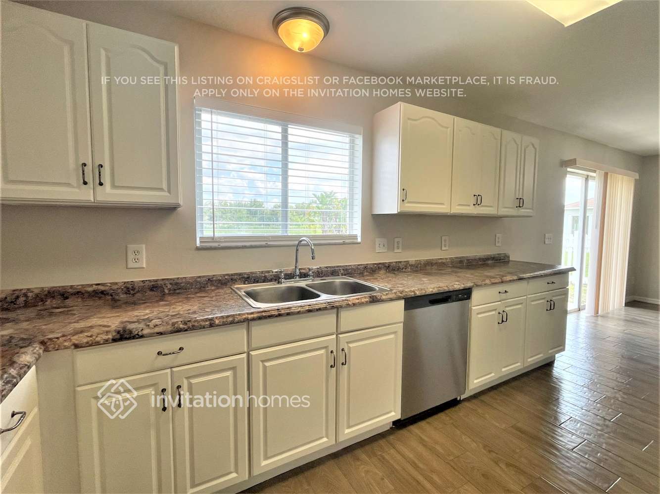 Building Photo - 11017 Golden Silence Dr
