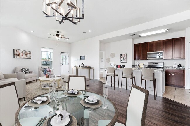 Building Photo - 14925 Gray Ridge Ln