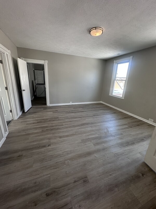 Building Photo - 7100 Lawn Ave