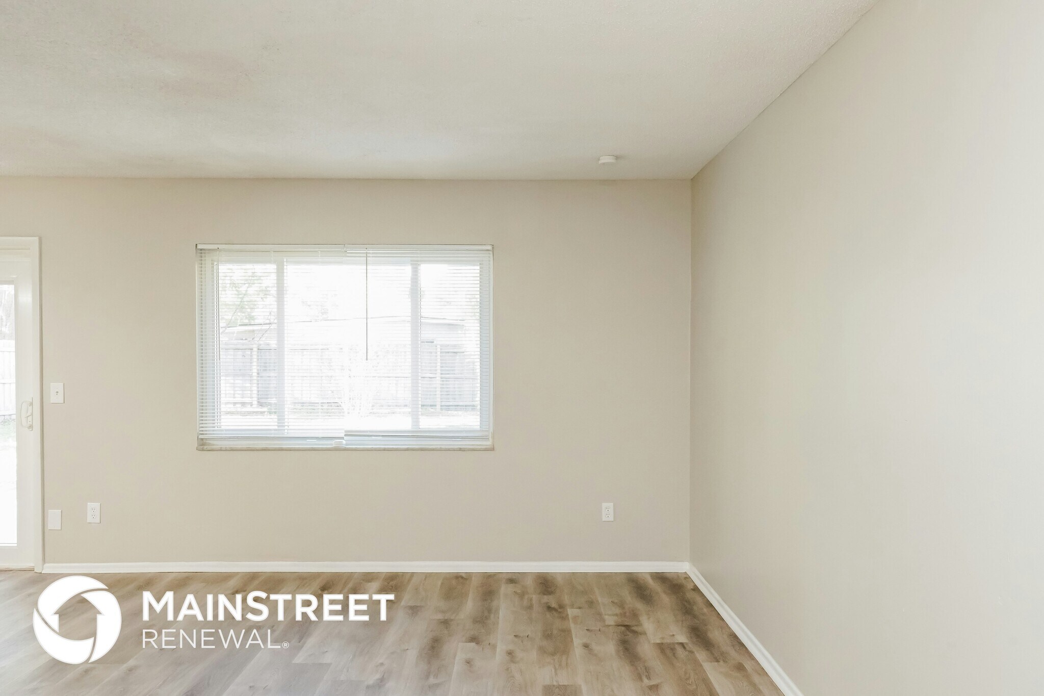 Building Photo - 913 Redwood Ct