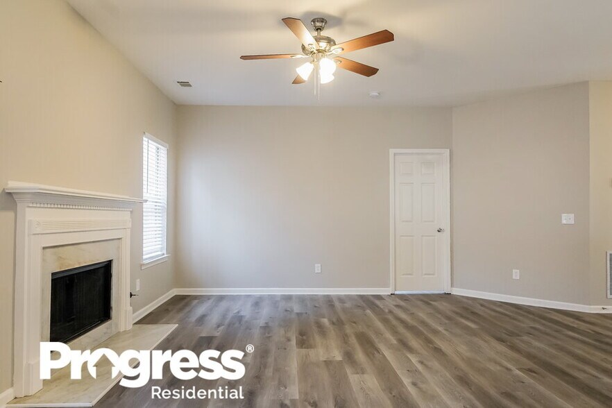 Building Photo - 2632 McGuire Dr