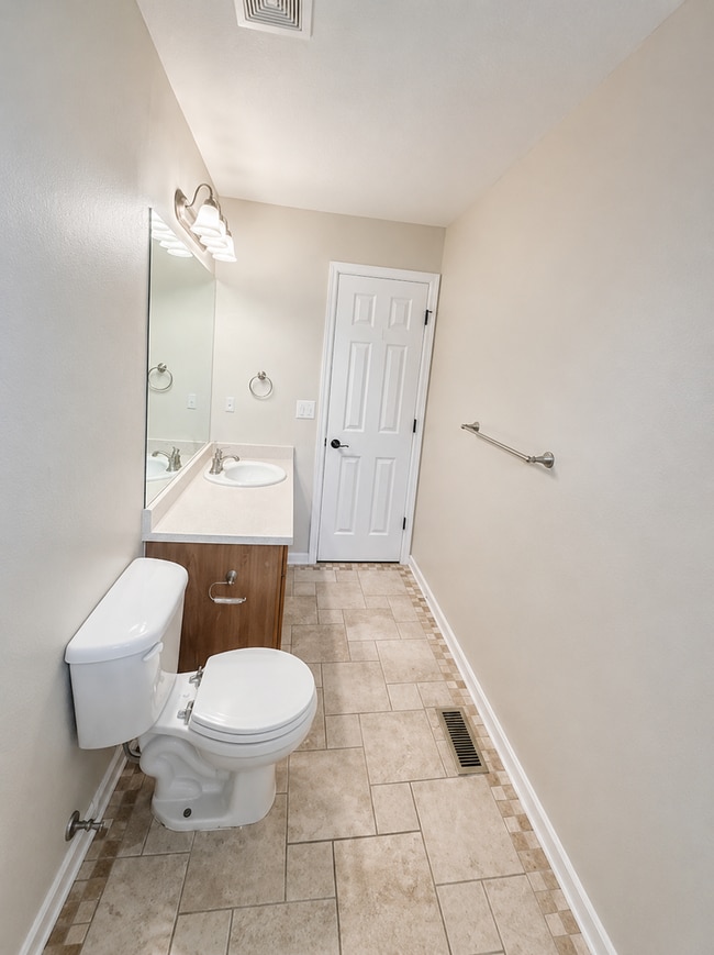 Building Photo - 4626 Bancroft Dr