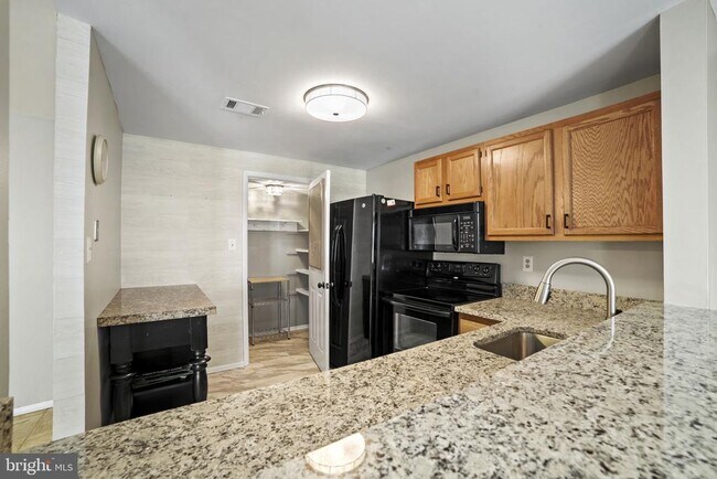 Building Photo - 1058 Norwood Ct