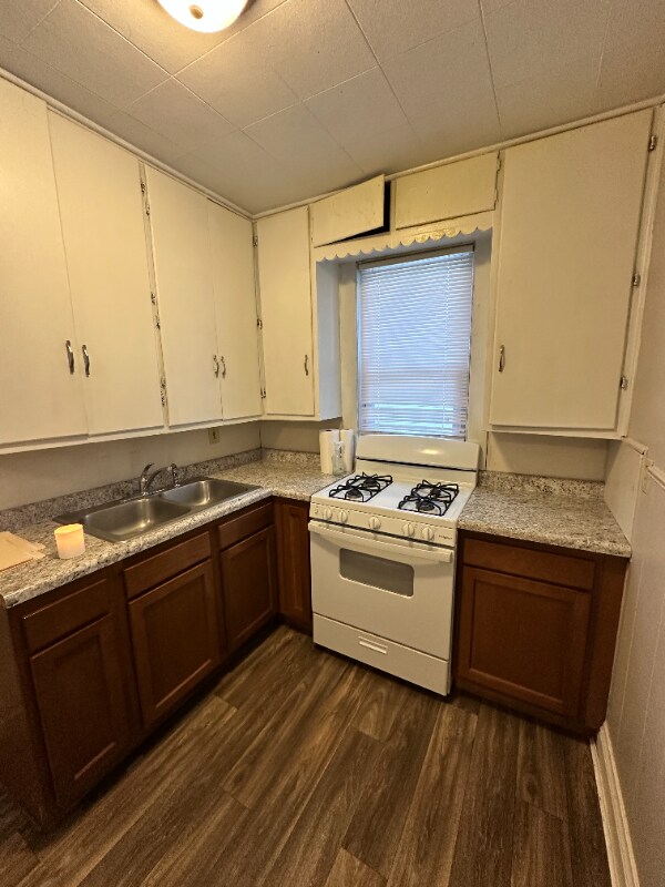 Building Photo - 526 W Beardsley Ave