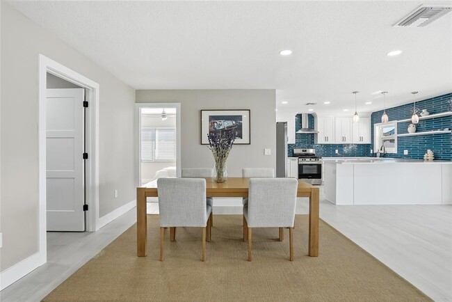 Building Photo - 3918 Americana Dr