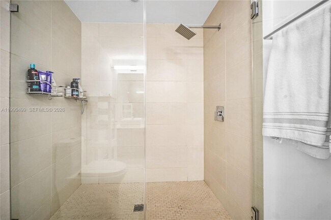 Building Photo - 10201 E Bay Harbor Dr