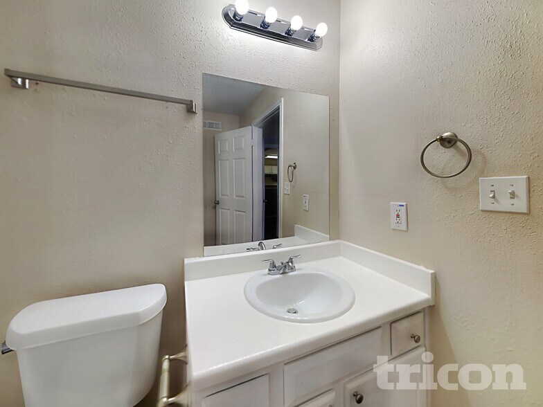 Building Photo - 3250 Kelling St