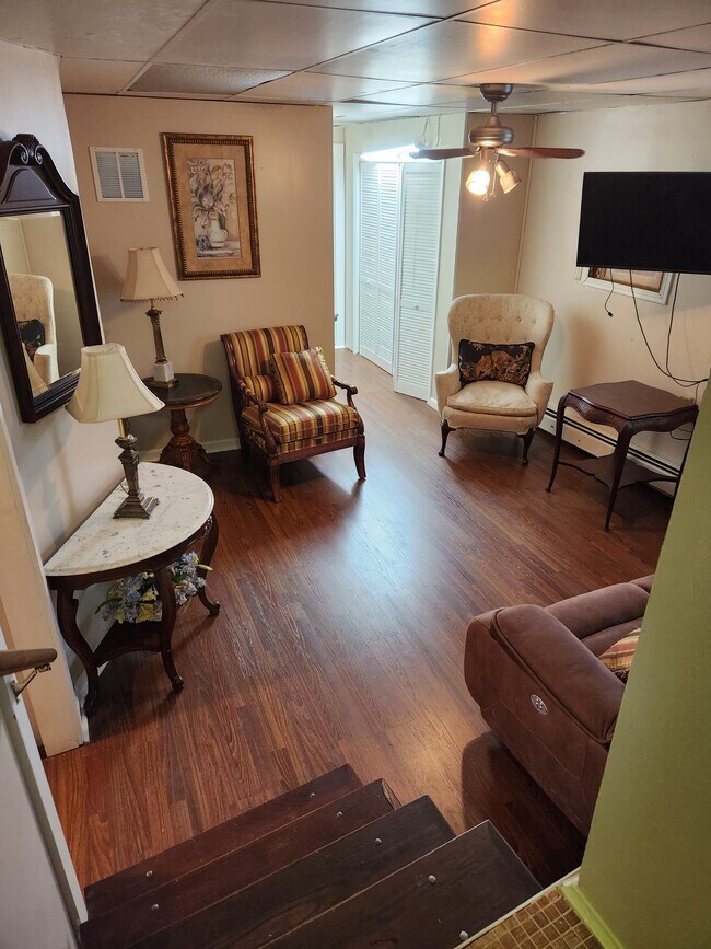 Building Photo - 171 Frederick St