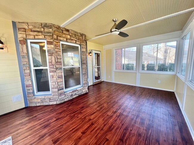 Building Photo - Charming Newly Remodeled 3BD, 2.5BA Raleig...