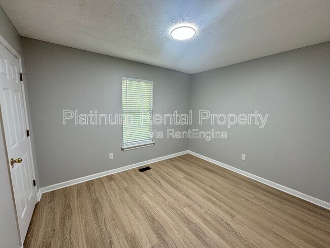Building Photo - 1451 Glynview Cir