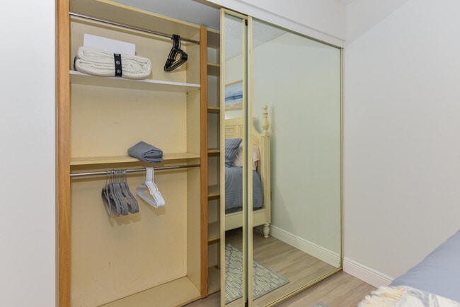 Building Photo - 901 Seafarer Cir