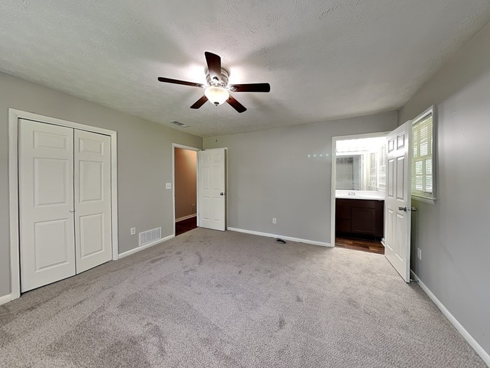 Building Photo - 3994 Pinehurst Valley Dr