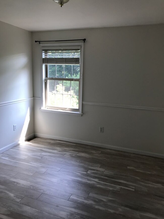 Building Photo - Spacious State College townhouse available...