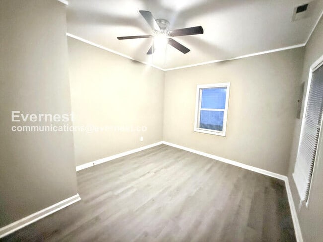 Building Photo - 3335 31st Pl N