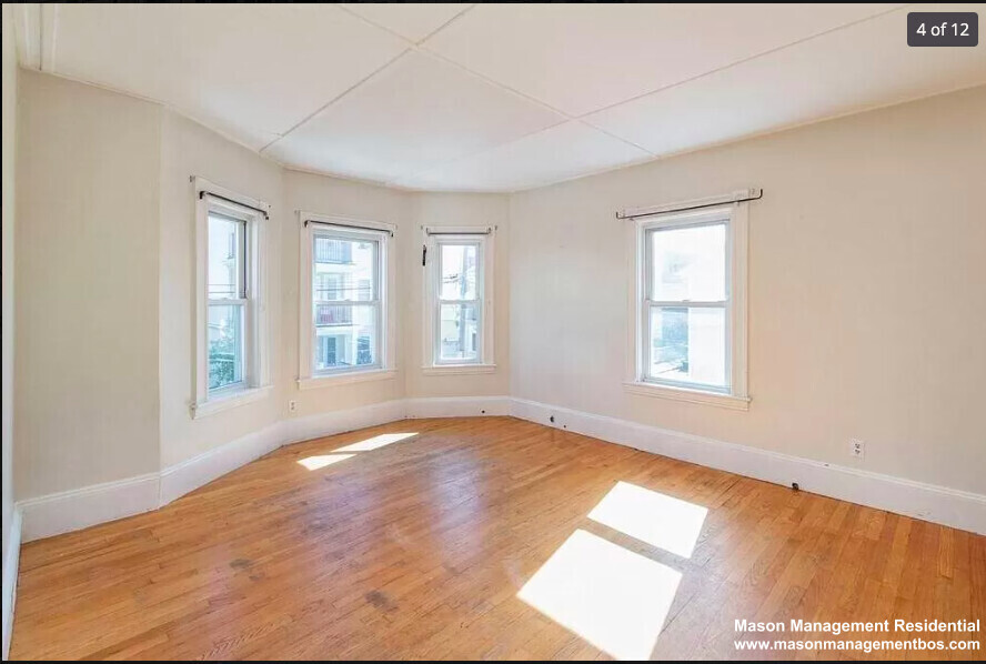 Building Photo - 40 Montfern Ave