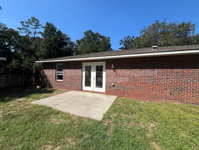 Building Photo - 4532 Alba St