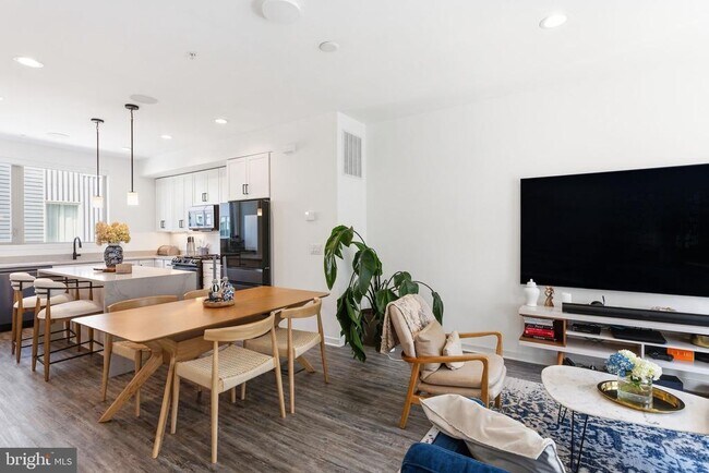 Building Photo - 2006 Northbank Pl