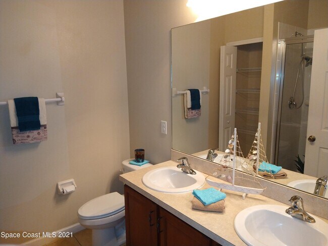 Building Photo - 490 Bismarck Way