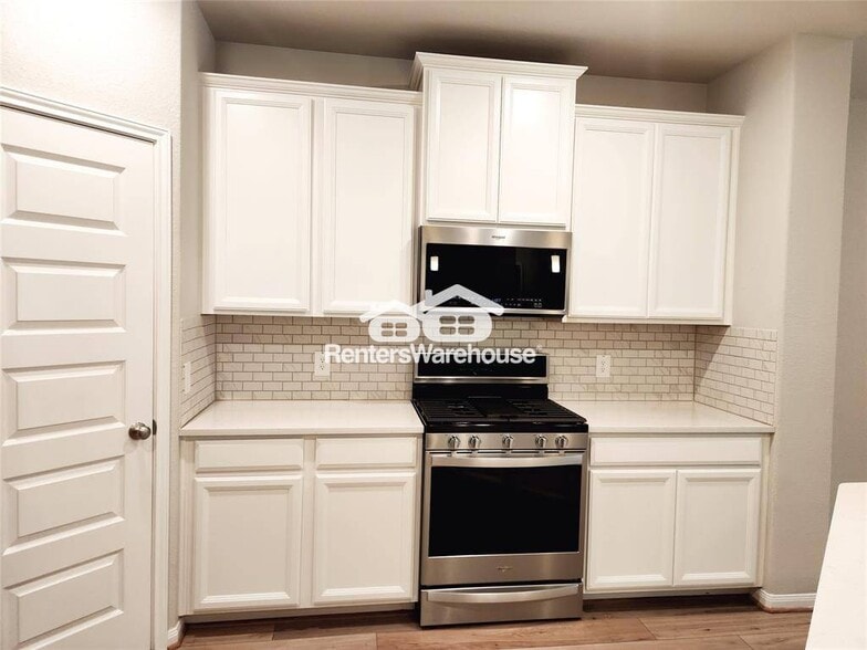 Building Photo - 10714 Clfs Vw Dr