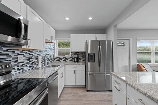 Building Photo - 2312 Spanish Trail