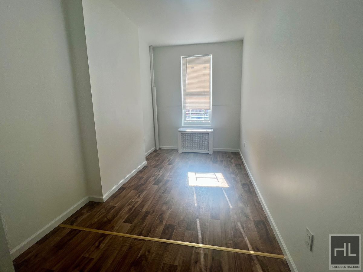 Building Photo - 3BR 1BA Sunny & Renovated w/ Shared Backyard In Flatbush