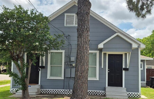 Building Photo - 1801 Roosevelt St
