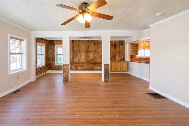 Building Photo - 100 Water St