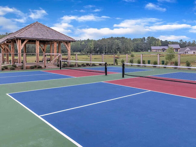 Building Photo - 1565 W Farmville Rd